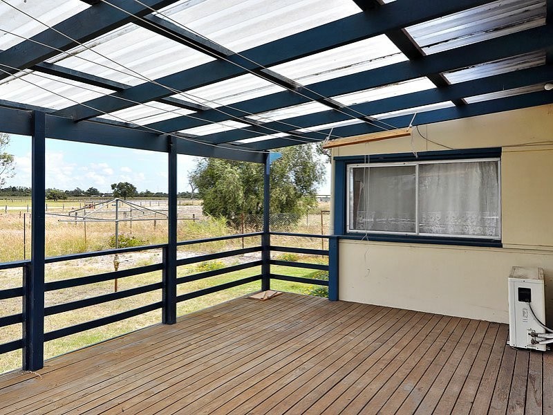 422 Karnup Road, Hopeland WA 6125