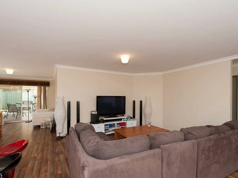 11 Barcroft Court, Atwell WA 6164