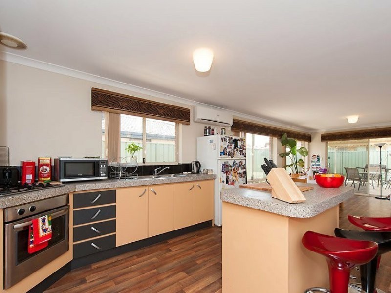 11 Barcroft Court, Atwell WA 6164