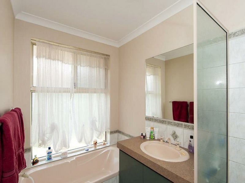11 Barcroft Court, Atwell WA 6164