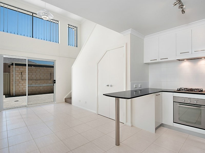 10/1 Positano Crescent, Yangebup WA 6164