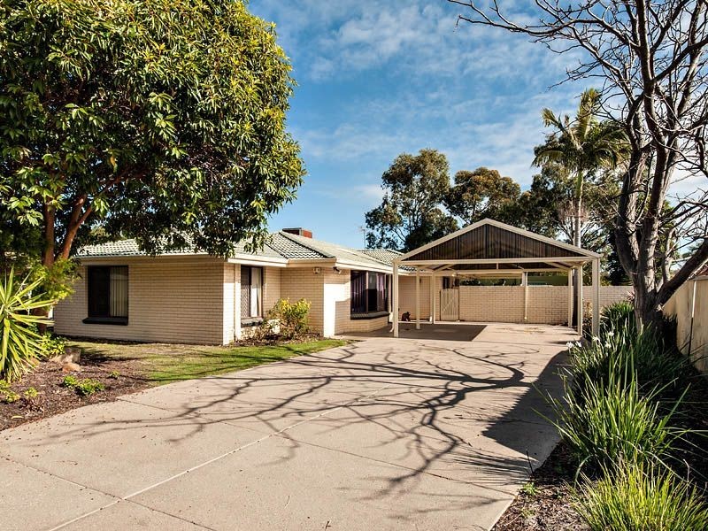 3 Howlett Place, Leeming WA 6149