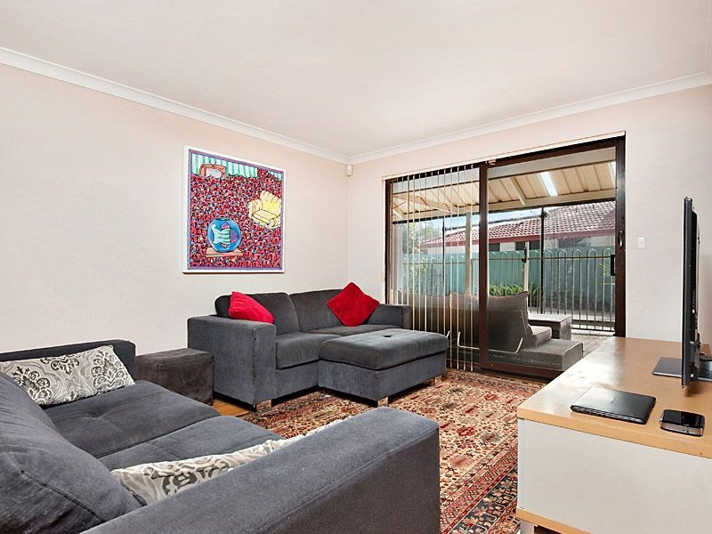 3 Howlett Place, Leeming WA 6149