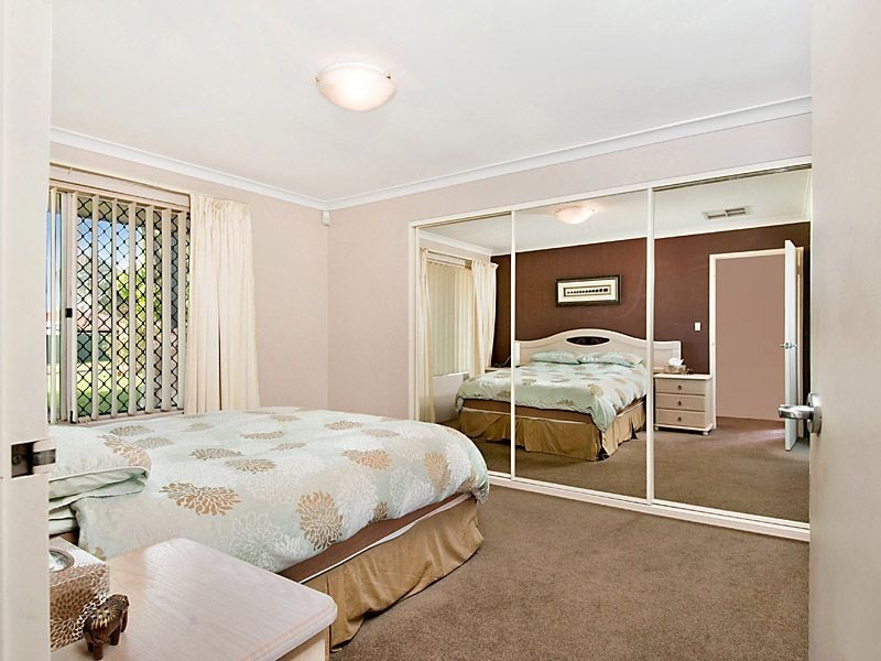 3 Howlett Place, Leeming WA 6149