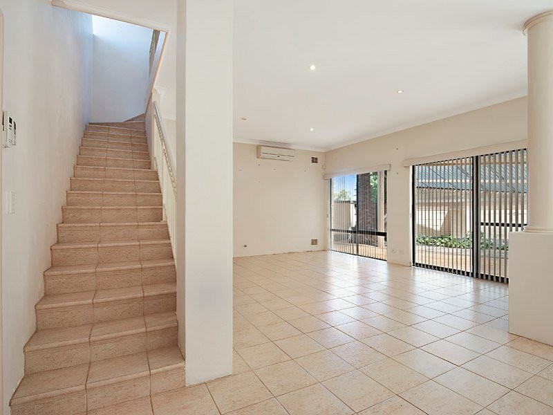 24 Cheshunt Gardens, North Lake WA 6163