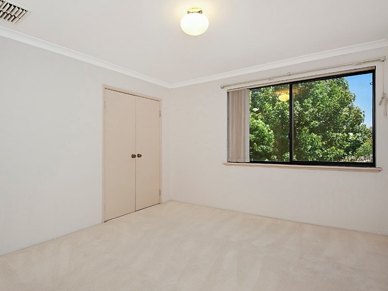 24 Cheshunt Gardens, North Lake WA 6163