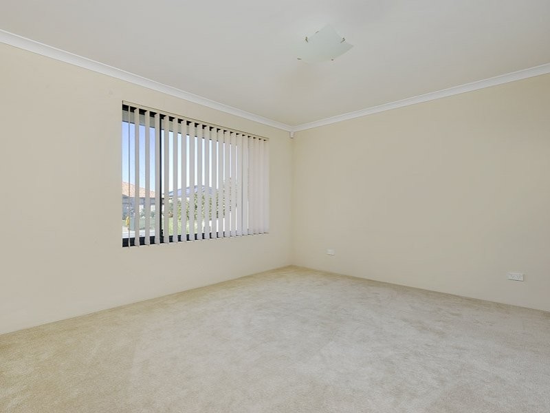 13 Ernest Drive, Success WA 6164