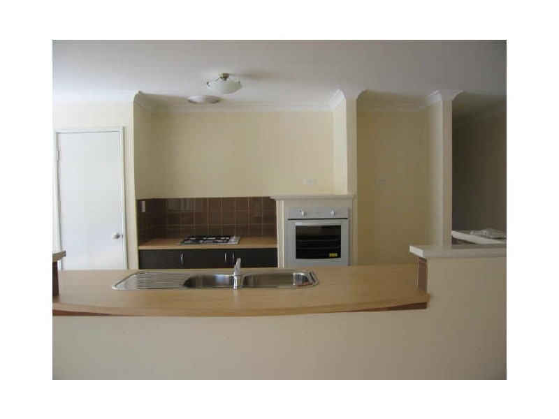 17 Sheffield Bend, Success WA 6164