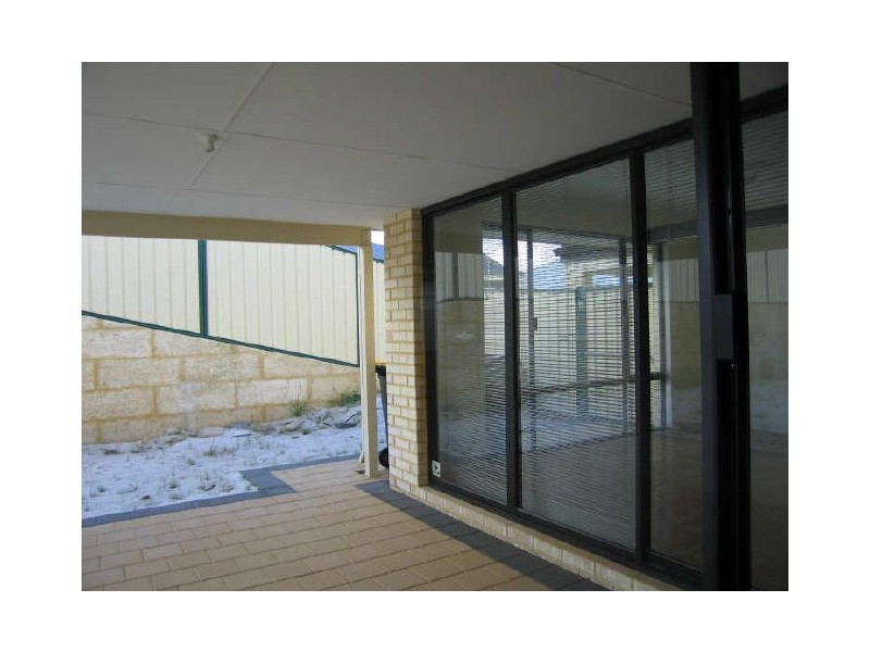 17 Sheffield Bend, Success WA 6164