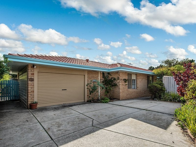 1a Farrington Road, Leeming WA 6149