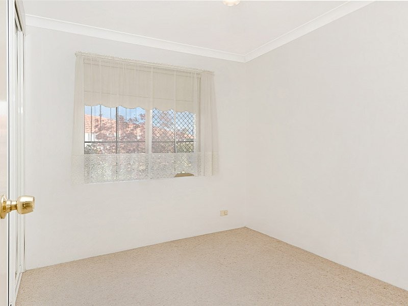 1a Farrington Road, Leeming WA 6149