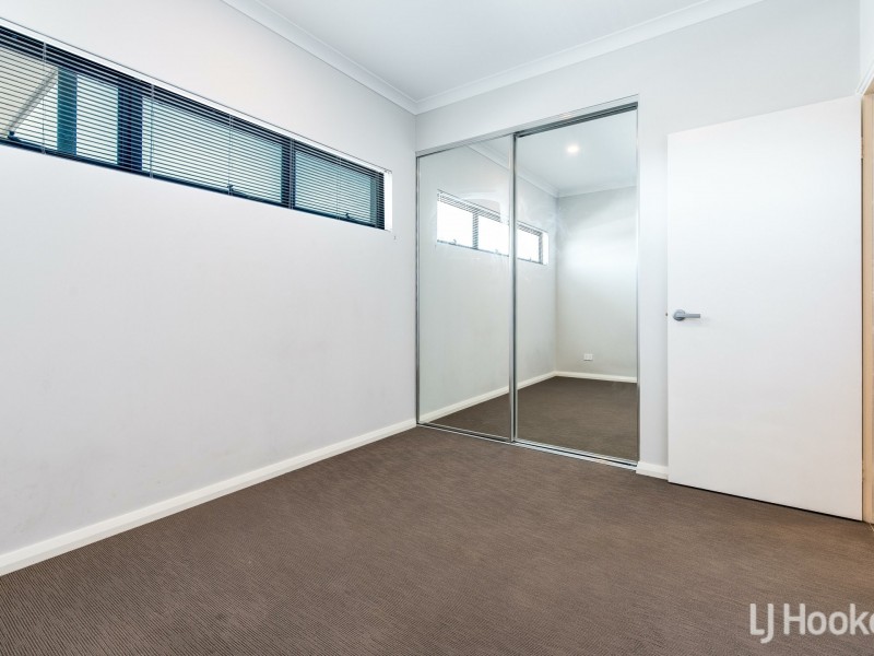 15/2 Cooli Street, Hammond Park WA 6164