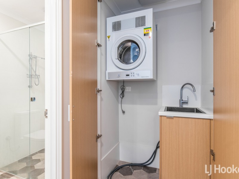 15/2 Cooli Street, Hammond Park WA 6164