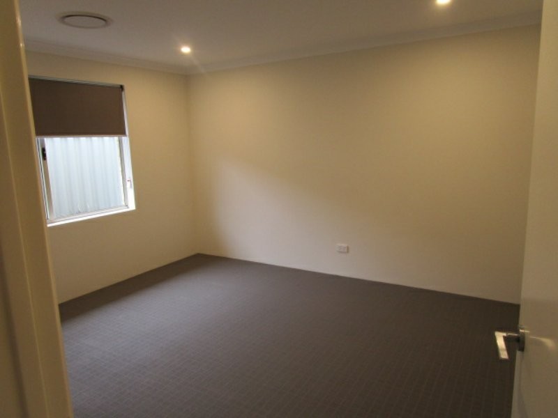 12 Canunda Approach, Wandi WA 6167