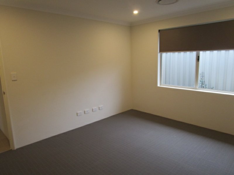 12 Canunda Approach, Wandi WA 6167