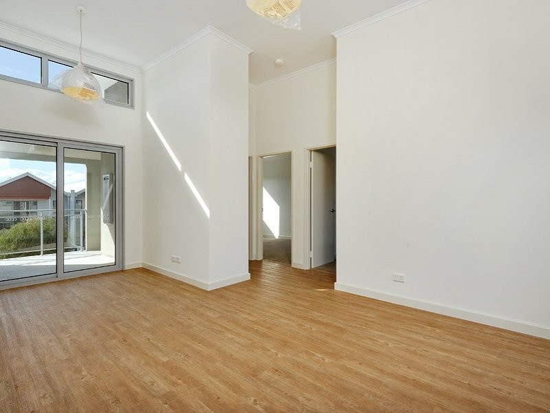 18/12 Bushlark Turn, Erskine WA 6210