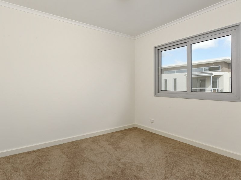 18/12 Bushlark Turn, Erskine WA 6210