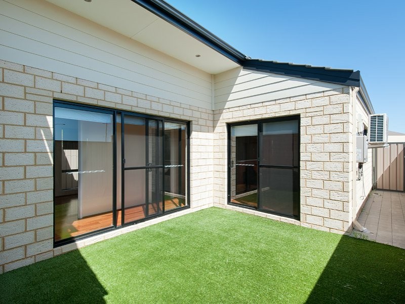 1/159 Canna Drive, Canning Vale WA 6155