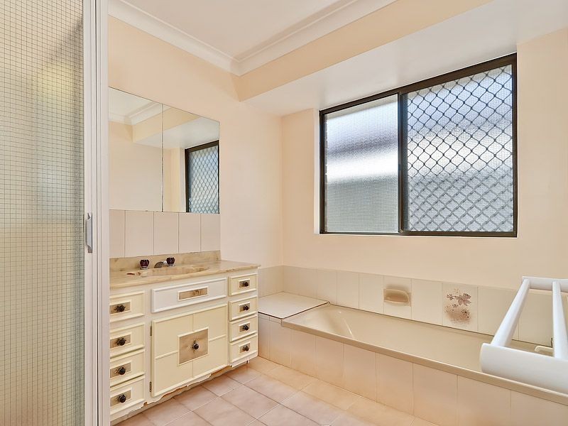 32 Marlene Way, Bibra Lake WA 6163