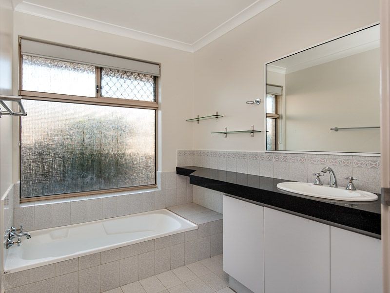 12 Trailridge Turn, Leeming WA 6149