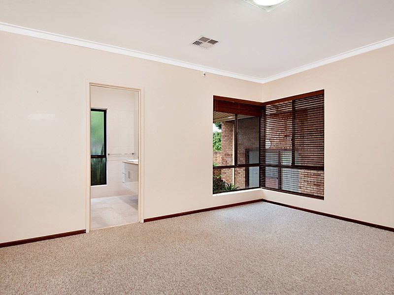8 Cardinal Crescent, Leeming WA 6149