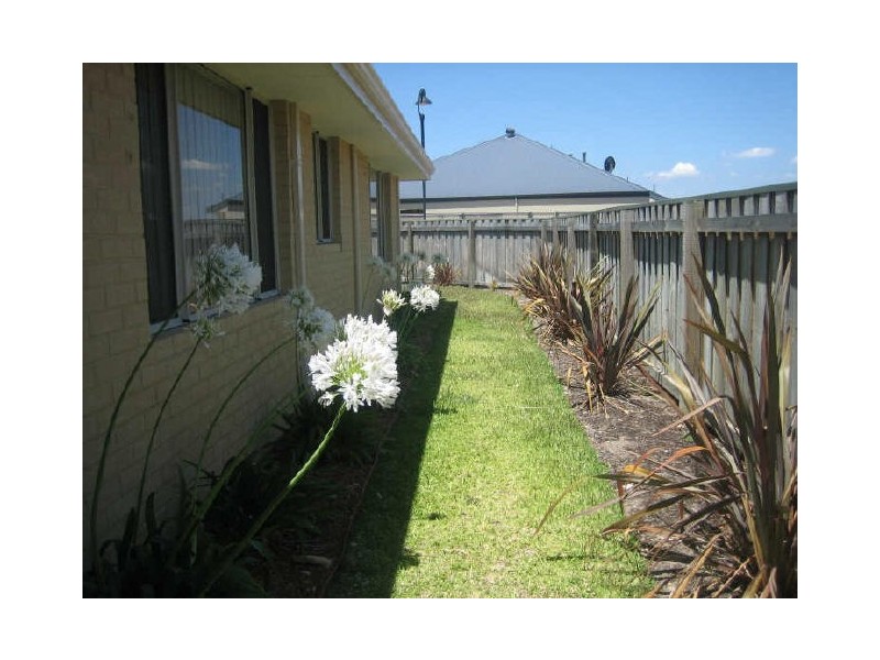 6 Serene Bend, Atwell WA 6164