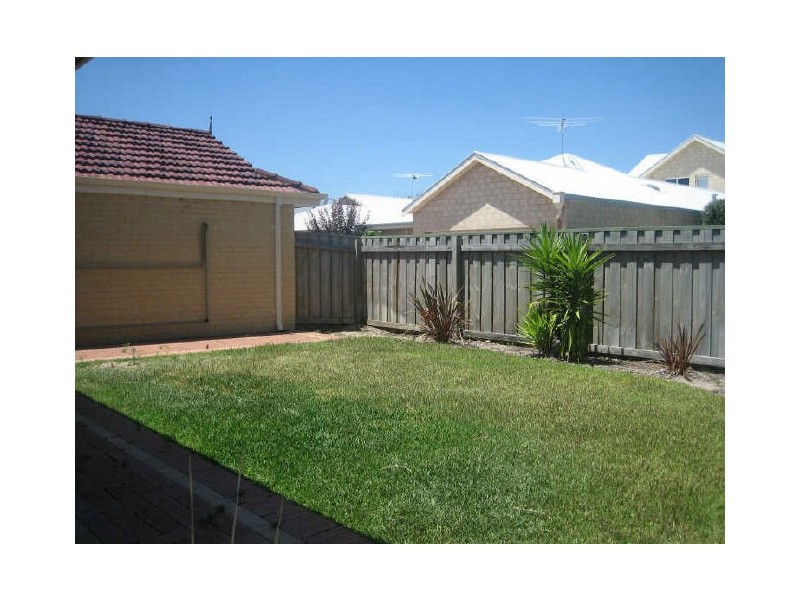 6 Serene Bend, Atwell WA 6164