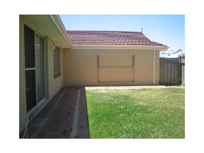 6 Serene Bend, Atwell WA 6164