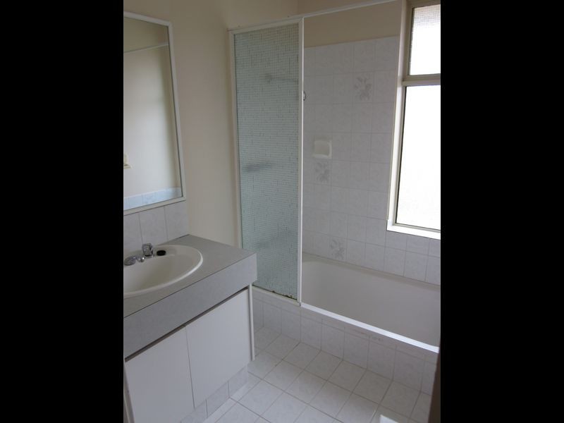 5 Daley Close, Atwell WA 6164