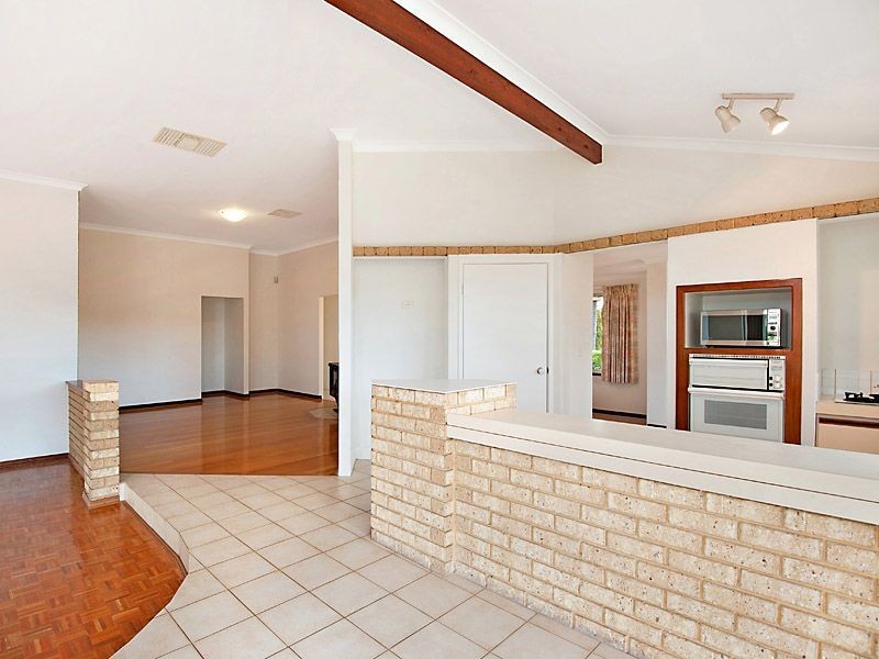 15 Green Vale Heights, Leeming WA 6149