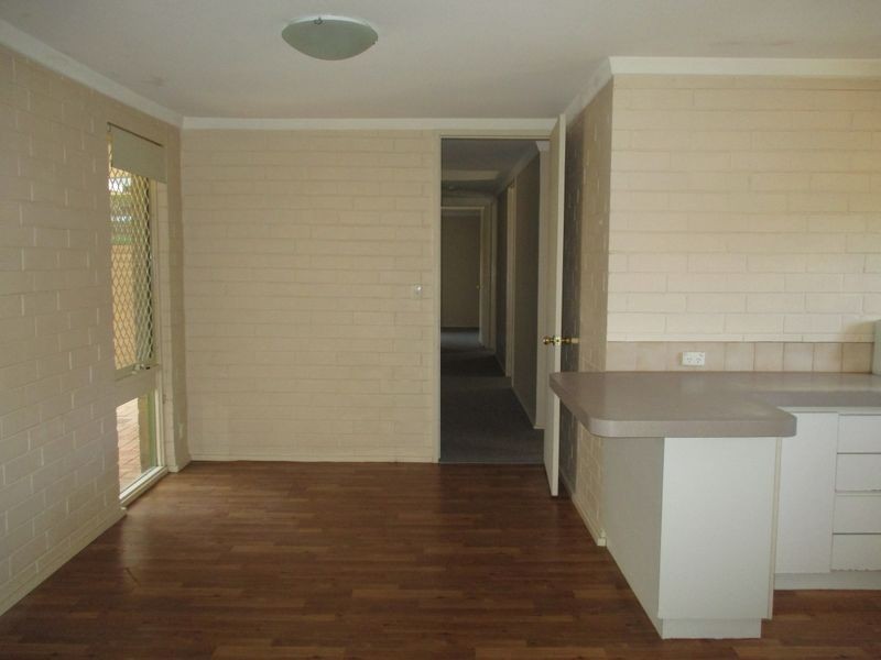 6 Watsonia Street, Maddington WA 6109