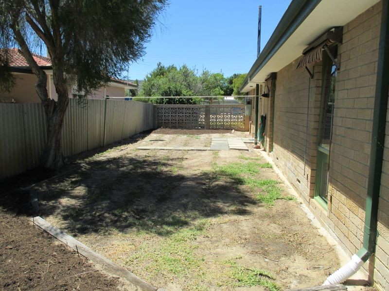 6 Watsonia Street, Maddington WA 6109