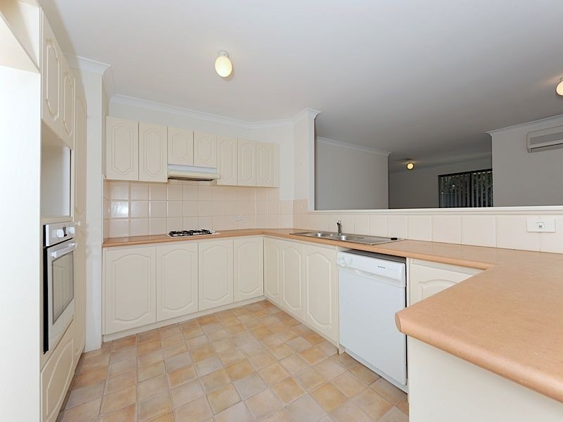 30 Kooralbyn Valley Crescent, Jandakot WA 6164