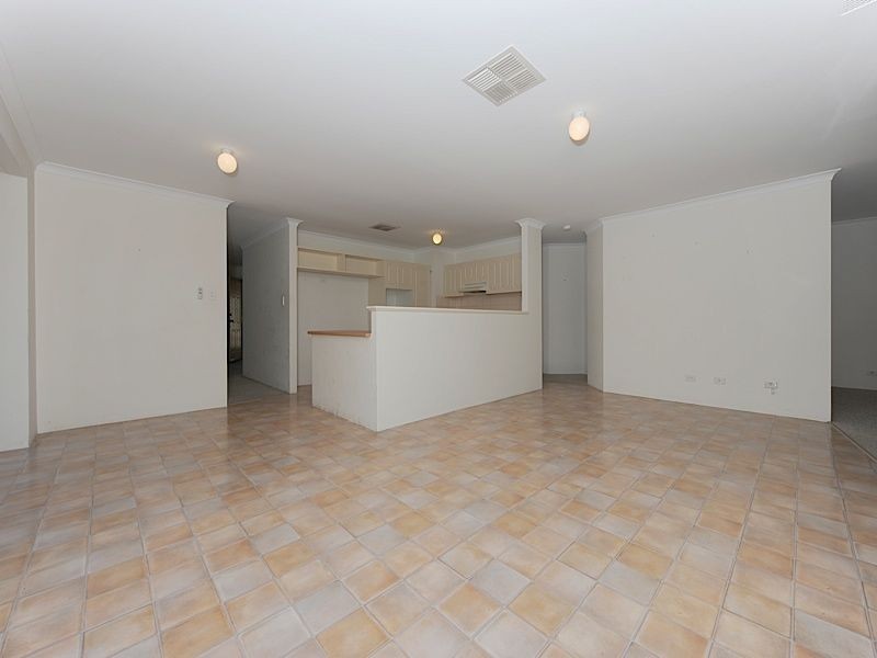 30 Kooralbyn Valley Crescent, Jandakot WA 6164