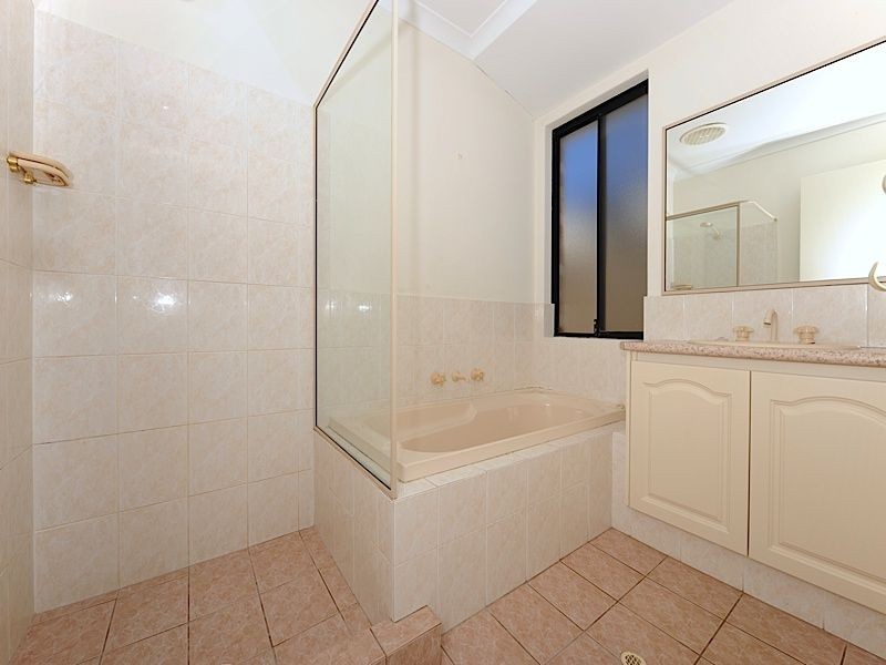 30 Kooralbyn Valley Crescent, Jandakot WA 6164