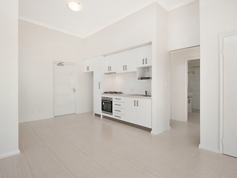 2/67 Bullfinch Street,, Spearwood WA 6163