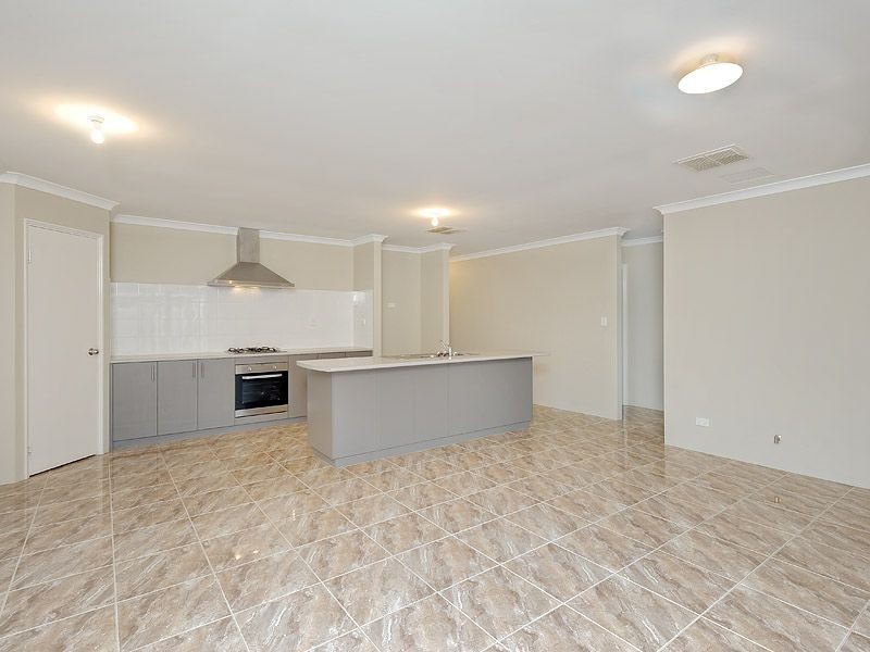 33 Descanso Loop, Aubin Grove WA 6164