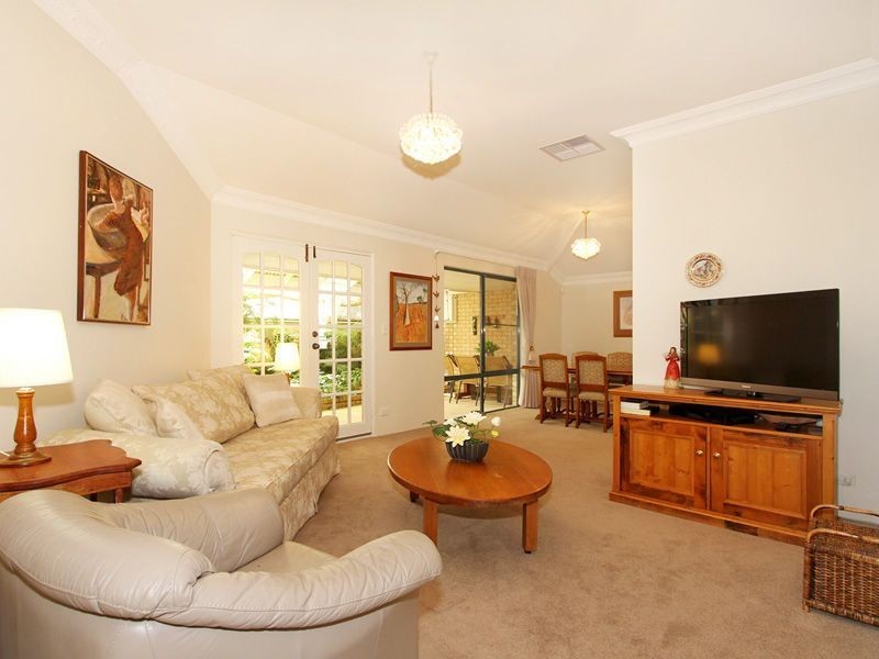 24 Riversdale Pass, Jandakot WA 6164