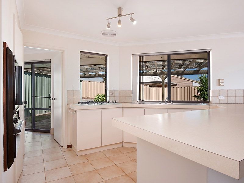 8 Filmer Place, Leeming WA 6149