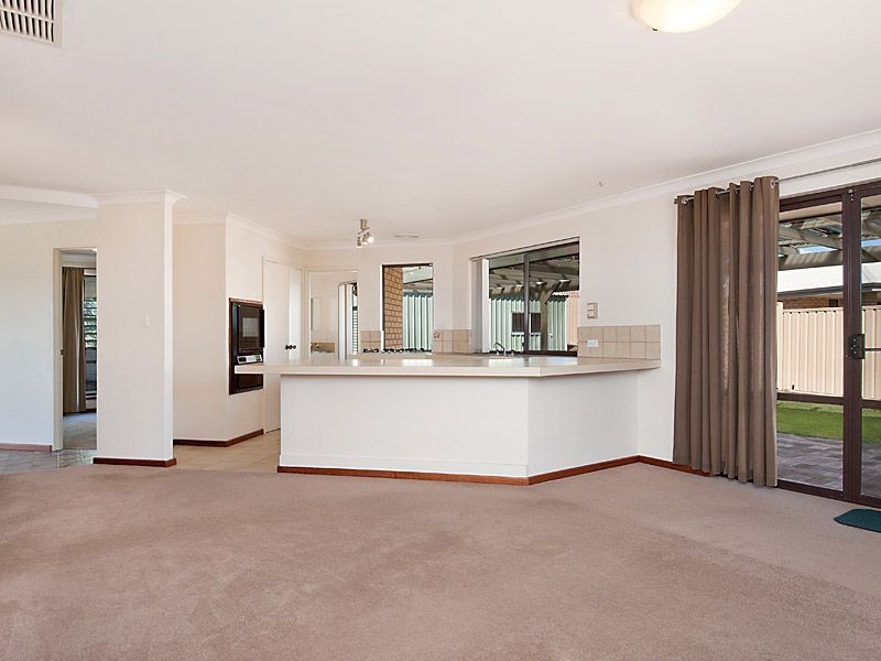 8 Filmer Place, Leeming WA 6149