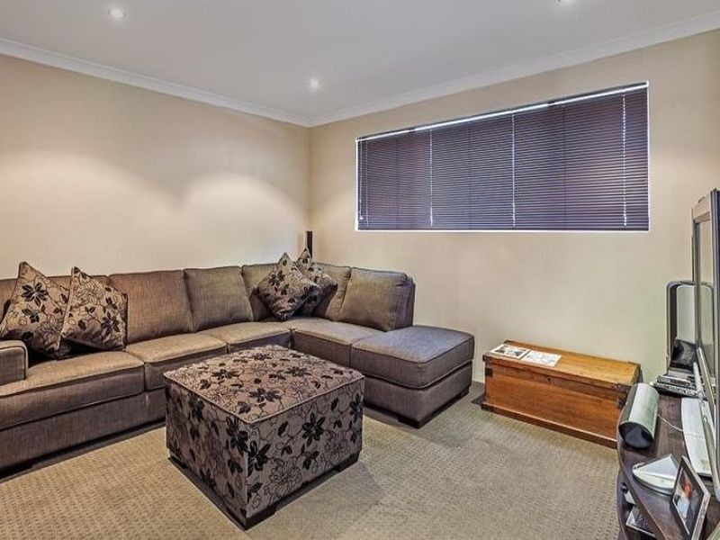 19 Filoli Gardens, Aubin Grove WA 6164