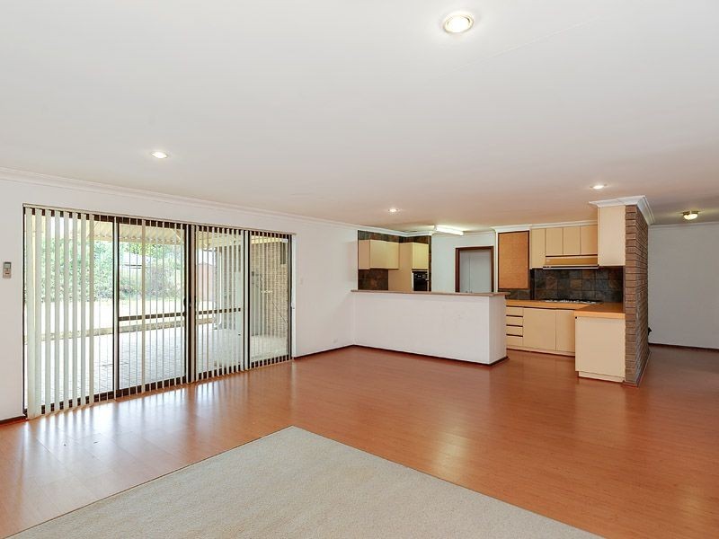 6 Dain Court, Leeming WA 6149