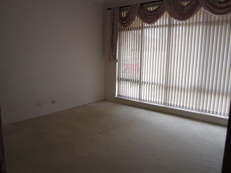 24 Cheshunt Gardens, North Lake WA 6163