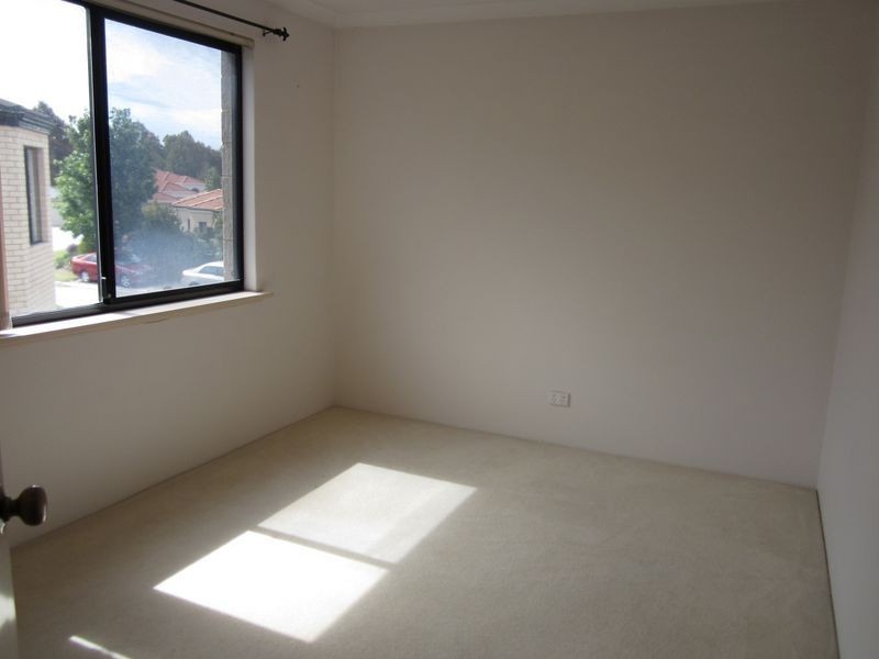 24 Cheshunt Gardens, North Lake WA 6163