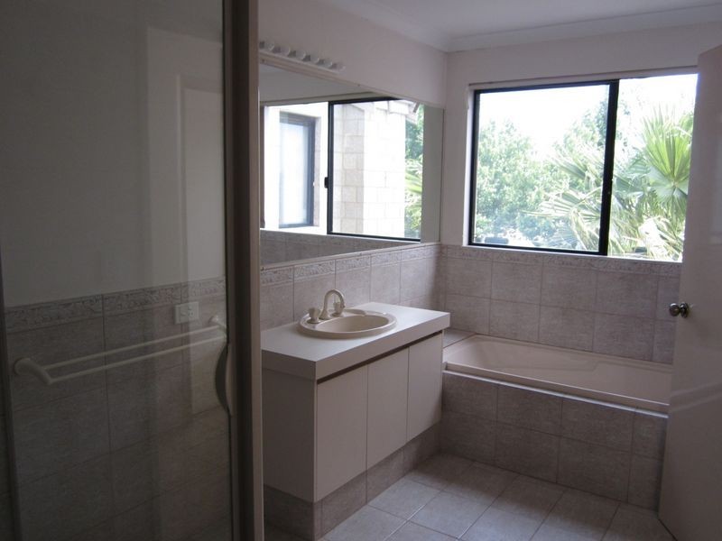 24 Cheshunt Gardens, North Lake WA 6163