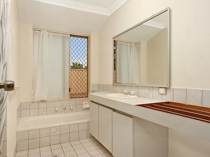 4 Daly Court, Leeming WA 6149