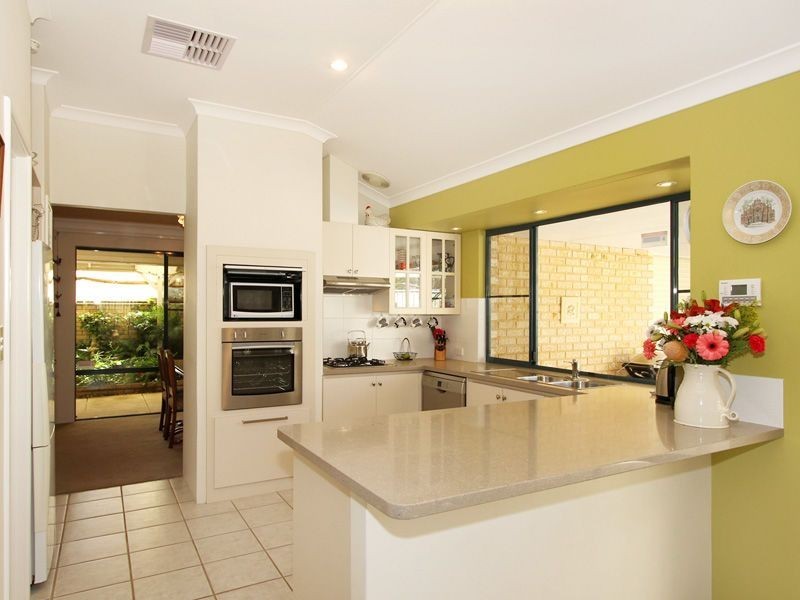 24 Riversdale Pass, Jandakot WA 6164