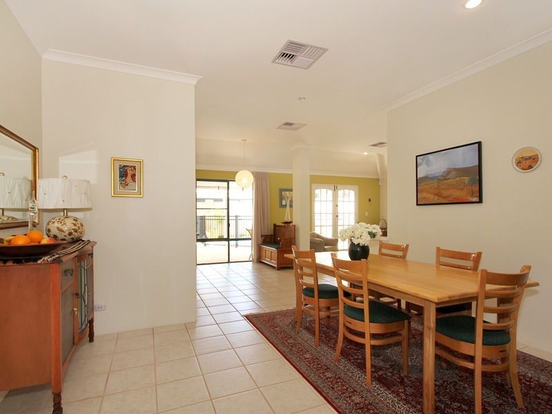 24 Riversdale Pass, Jandakot WA 6164