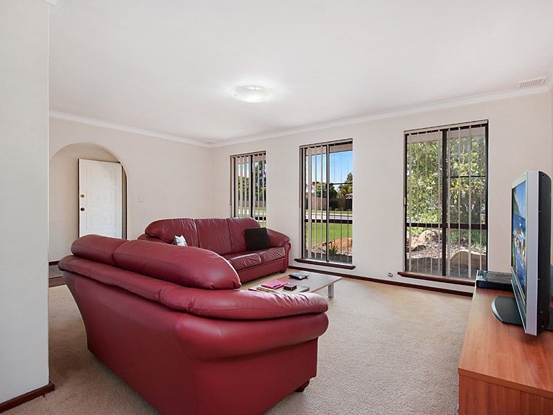 19 Gowther Street, Leeming WA 6149