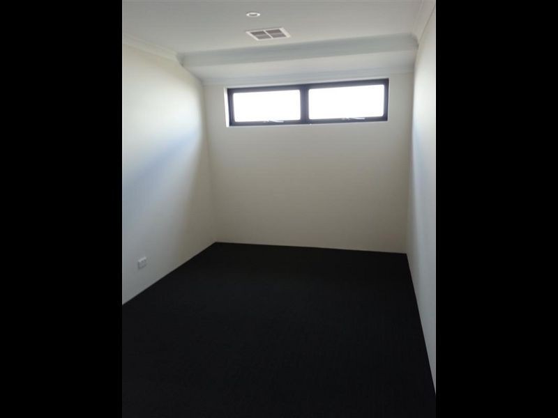 135 Frankland Avenue, Hammond Park WA 6164